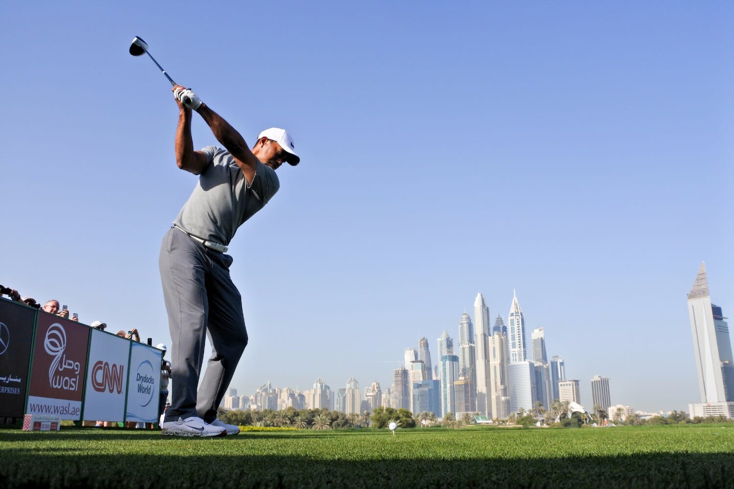 Woods inspired by Federer ahead of Dubai Desert Classic