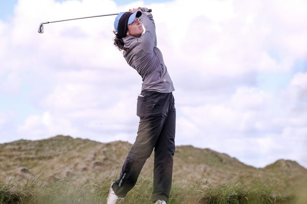 Leading qualifier Clancy keeps hopes alive at Close